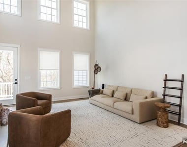 37 Hillandale - Photo Thumbnail 4