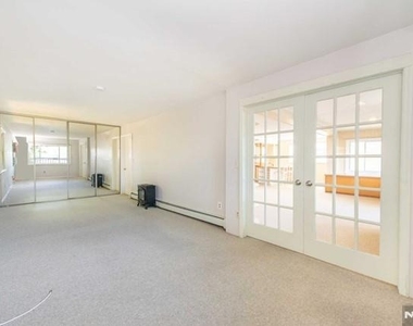 21 E Shore - Photo Thumbnail 14