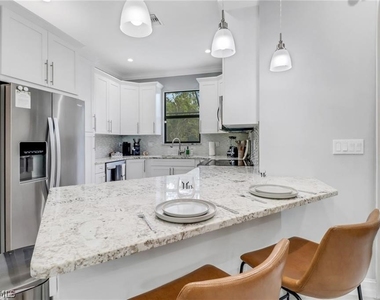 332 14th Street Se - Photo Thumbnail 8