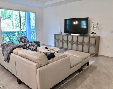 26390 Coco Cay Circle - Photo Thumbnail 5