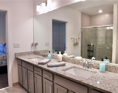 26390 Coco Cay Circle - Photo Thumbnail 12
