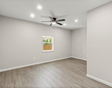 8402 Bassett Street - Photo Thumbnail 8
