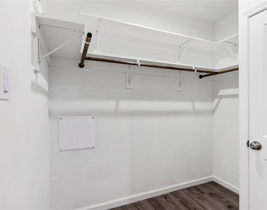 1321 E 35th Street - Photo Thumbnail 19