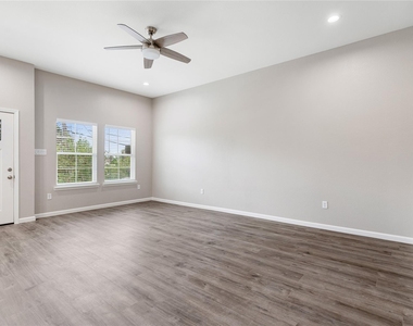 1321 E 35th Street - Photo Thumbnail 7