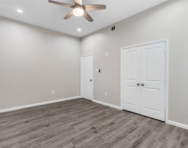 1321 E 35th Street - Photo Thumbnail 14