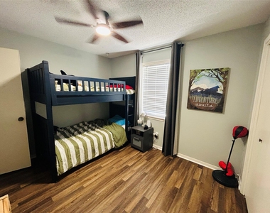108 Creek Bend Lane - Photo Thumbnail 16
