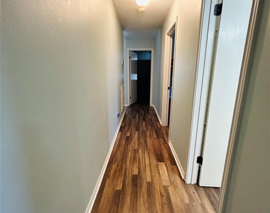108 Creek Bend Lane - Photo Thumbnail 19
