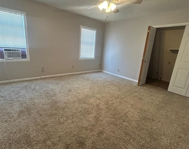 1312 N Avenue R - Photo Thumbnail 13