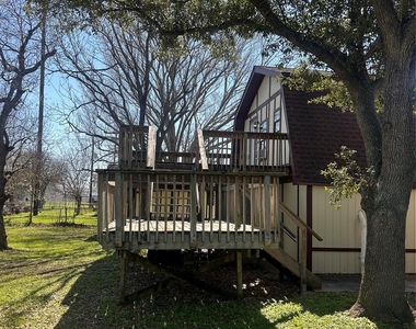1312 N Avenue R - Photo Thumbnail 3