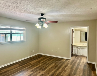 103 Wroxton - Photo Thumbnail 13
