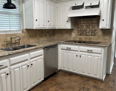 103 Wroxton - Photo Thumbnail 15