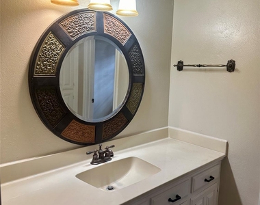 103 Wroxton - Photo Thumbnail 12