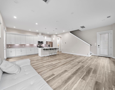 7510 Sandle Street - Photo Thumbnail 8