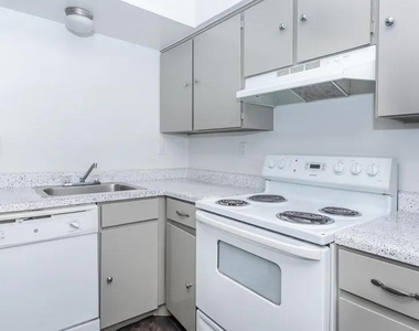 4400 Memorial Drive - Photo Thumbnail 15