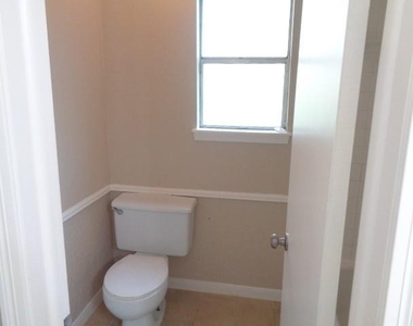 802 Baltic Lane - Photo Thumbnail 14