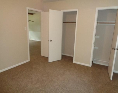 802 Baltic Lane - Photo Thumbnail 6
