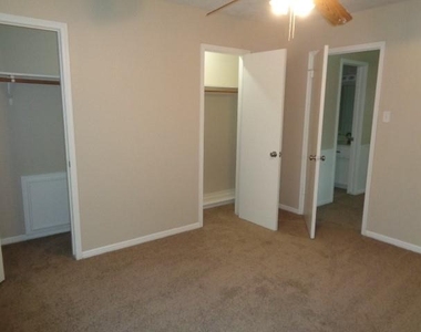 802 Baltic Lane - Photo Thumbnail 5