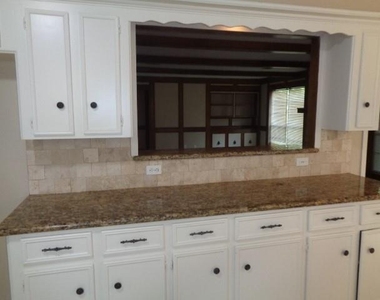 802 Baltic Lane - Photo Thumbnail 23