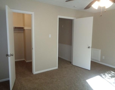 802 Baltic Lane - Photo Thumbnail 7