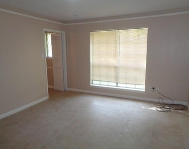 802 Baltic Lane - Photo Thumbnail 25