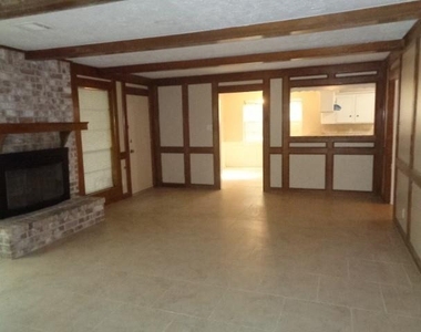 802 Baltic Lane - Photo Thumbnail 20