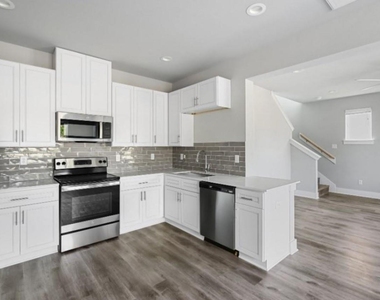 13588 Ella Blvd Boulevard - Photo Thumbnail 10