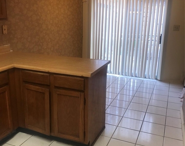 6151 Briar Glade Drive - Photo Thumbnail 5