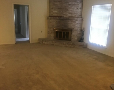 6151 Briar Glade Drive - Photo Thumbnail 6