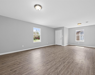 7521 Dyer Street - Photo Thumbnail 7