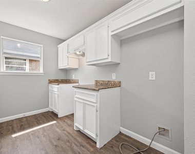 7521 Dyer Street - Photo Thumbnail 9
