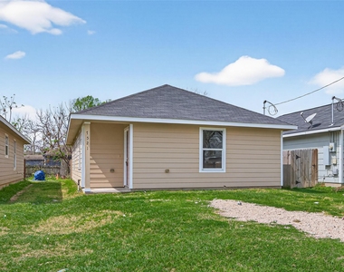 7521 Dyer Street - Photo Thumbnail 1