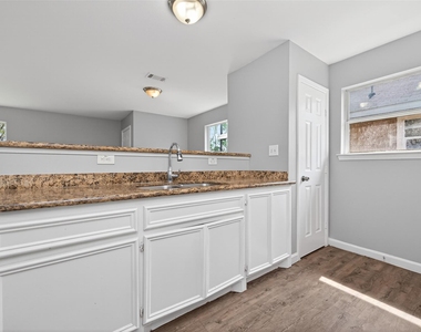 7521 Dyer Street - Photo Thumbnail 10