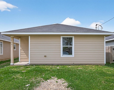 7521 Dyer Street - Photo Thumbnail 2