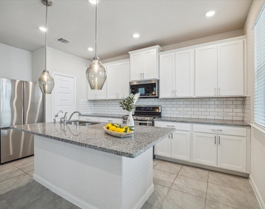 1512 Parkland Oak Drive - Photo Thumbnail 9