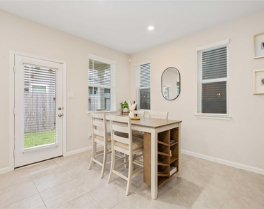 1512 Parkland Oak Drive - Photo Thumbnail 8