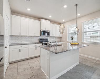 1512 Parkland Oak Drive - Photo Thumbnail 12