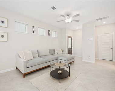 1512 Parkland Oak Drive - Photo Thumbnail 7