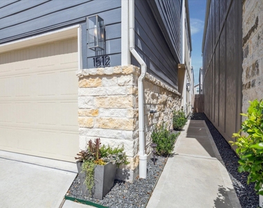 1512 Parkland Oak Drive - Photo Thumbnail 1