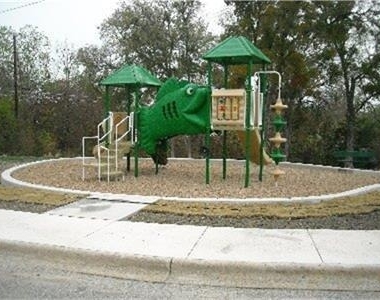 806 N Rhomberg Street - Photo Thumbnail 2