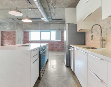 2000 Bagby Street - Photo Thumbnail 25