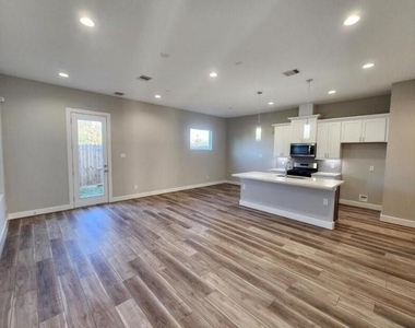 3206 Bostic St C - Photo Thumbnail 6