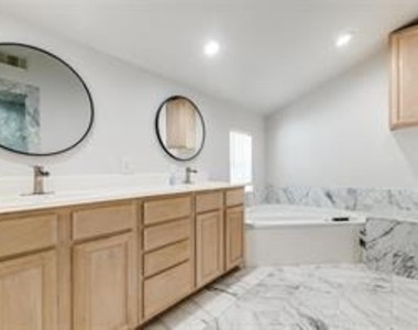 1318 Peden Street - Photo Thumbnail 16