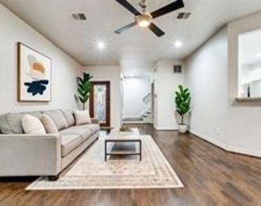 1318 Peden Street - Photo Thumbnail 3