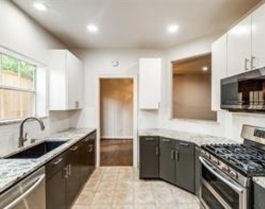 1318 Peden Street - Photo Thumbnail 7