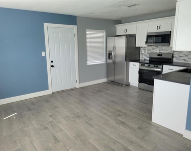 7650 Coquina Way - Photo Thumbnail 15