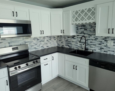 7650 Coquina Way - Photo Thumbnail 8