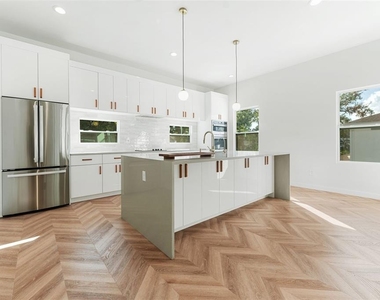 102 W Adalee Street - Photo Thumbnail 3