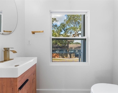 102 W Adalee Street - Photo Thumbnail 28