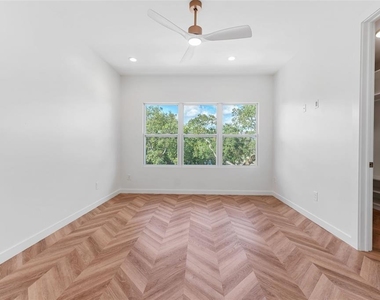 102 W Adalee Street - Photo Thumbnail 14