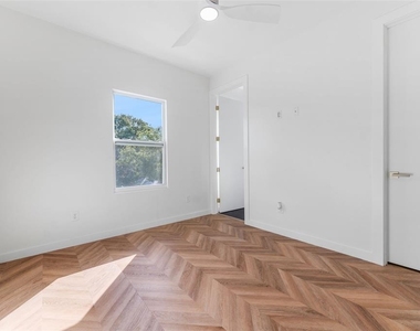 102 W Adalee Street - Photo Thumbnail 21